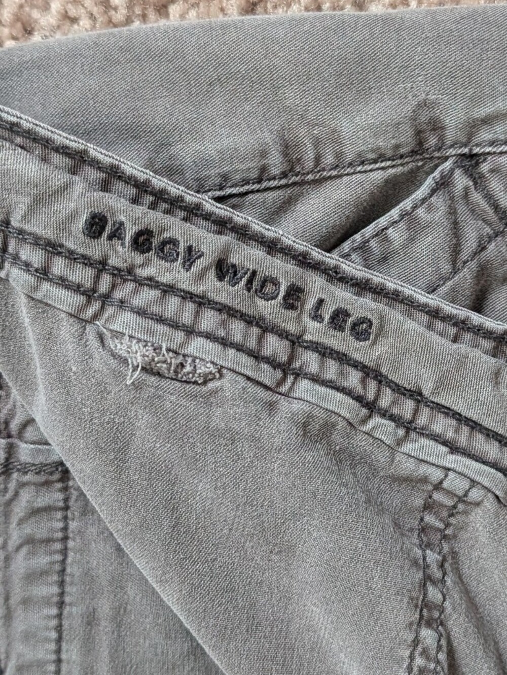American Eagle Womens Haze Grey Dreamy High Waist Baggy Wide Leg Cargo Pant 12R - Picture 9 of 16